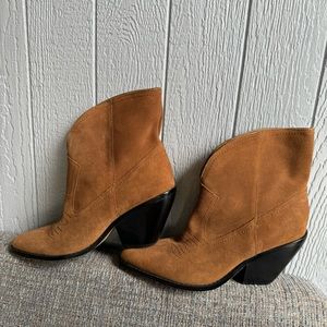 Revolve house of Harlow victor bootie in tan